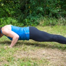 Shoulder and elbow position in press ups